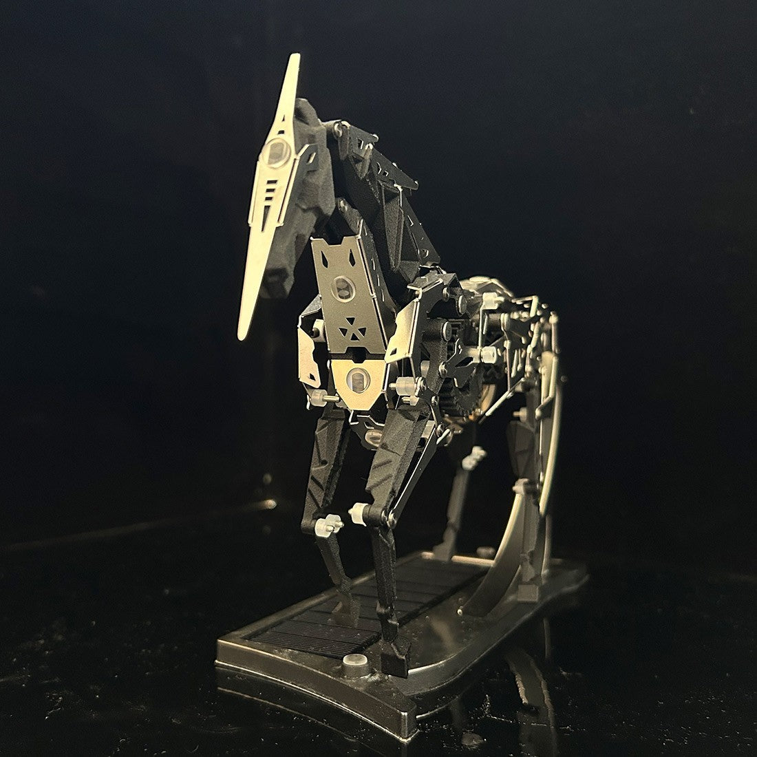 Mini Kinetic Running Black Horse Mechanical 3D Metal Puzzle