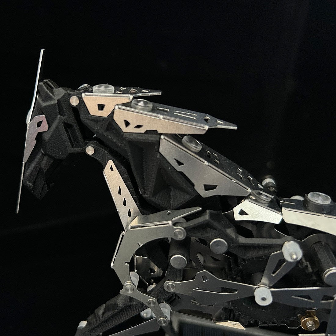 Mini Kinetic Running Black Horse Mechanical 3D Metal Puzzle