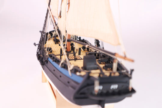 USS Providence 1775 - 1:72 With Sails