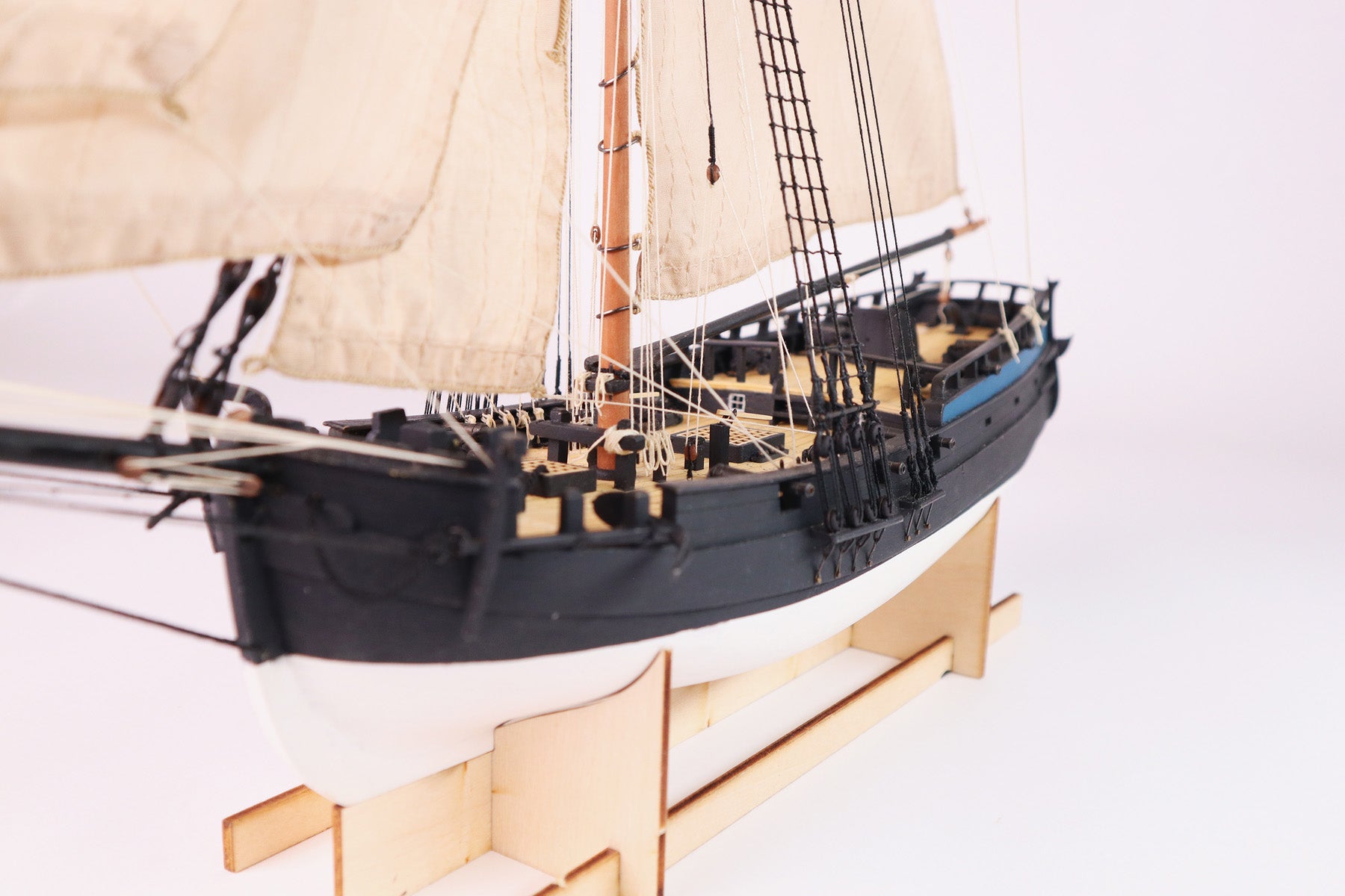 USS Providence 1775 - 1:72 With Sails