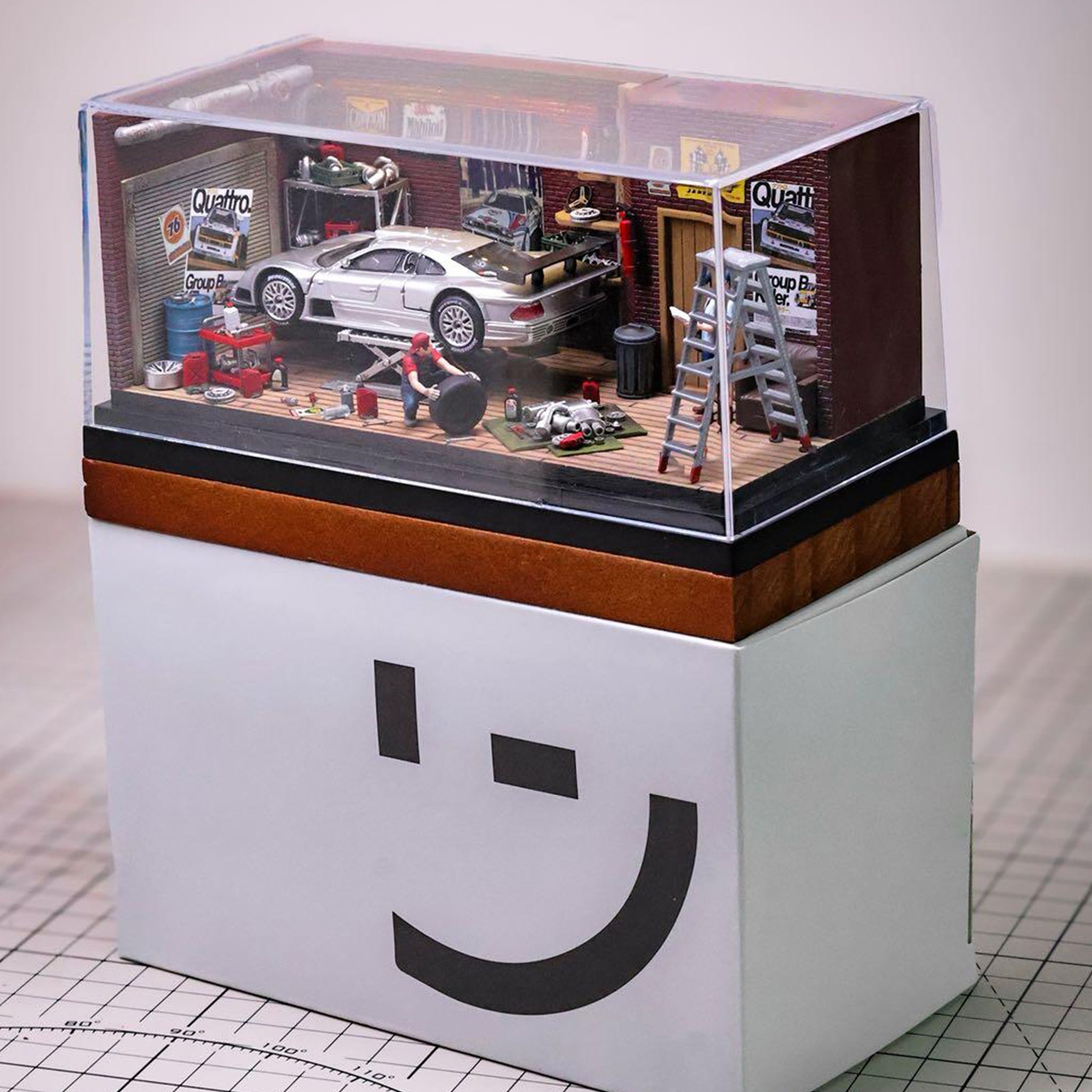 Repair Garage DIY Miniature Model