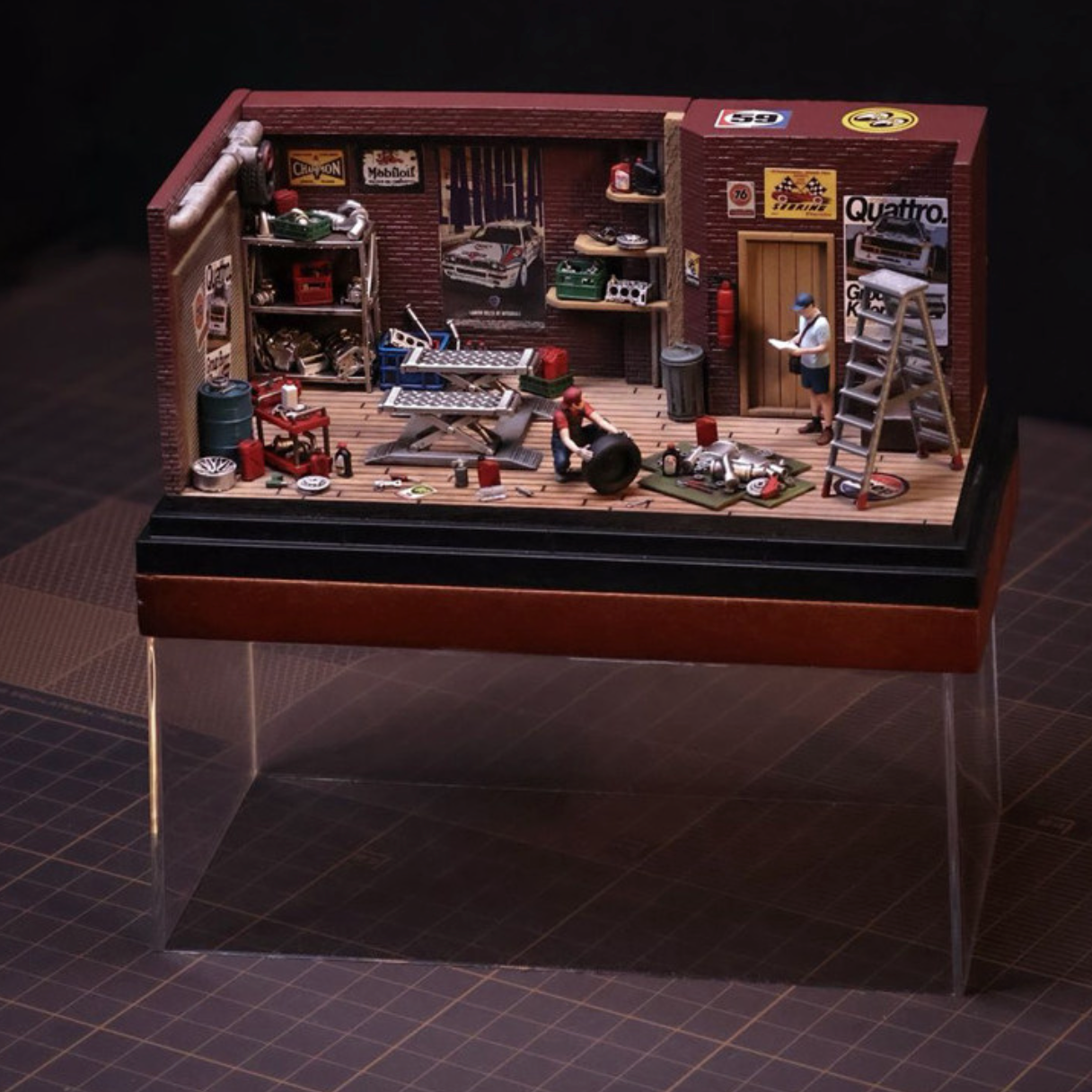 Repair Garage DIY Miniature Model