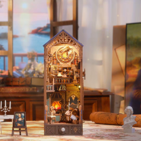Da Vinci’s Fantasy Book Nook