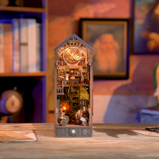 Da Vinci’s Fantasy Book Nook