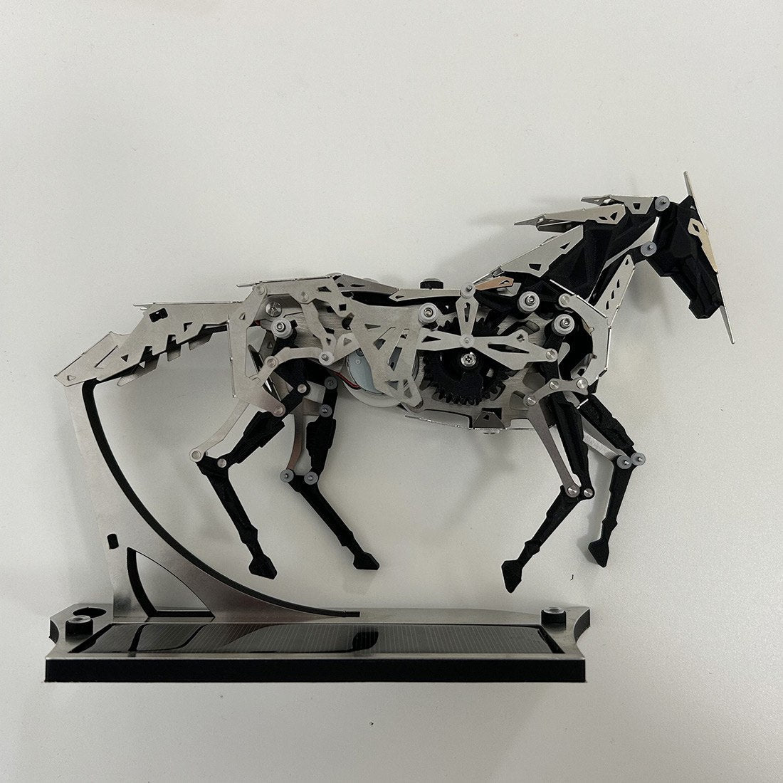 Mini Kinetic Running Black Horse Mechanical 3D Metal Puzzle