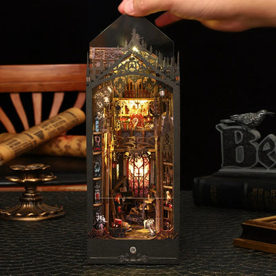 William Castle DIY Book Nook