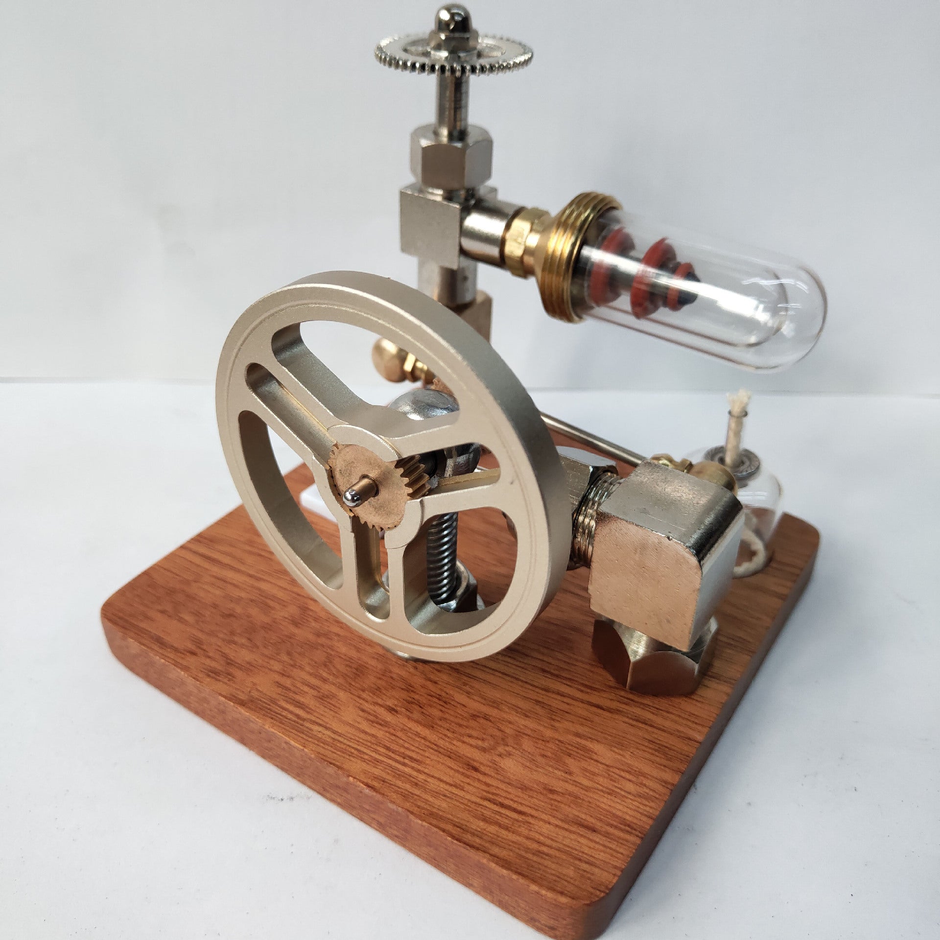 Stirling Engine With Adjustable Speed