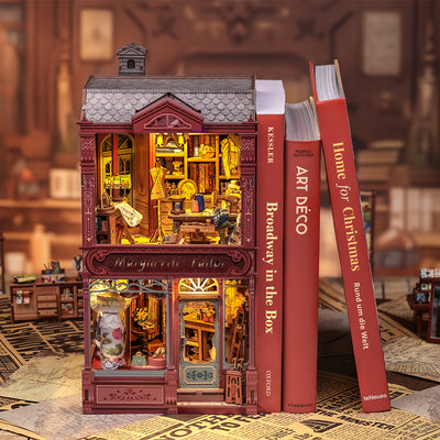 Marguerite Tailor DIY Book Nook