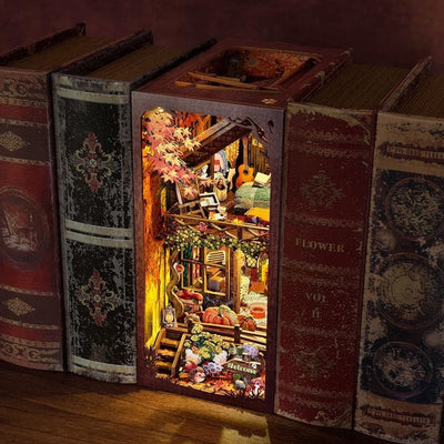 Twilight Hut DIY Book Nook Kit