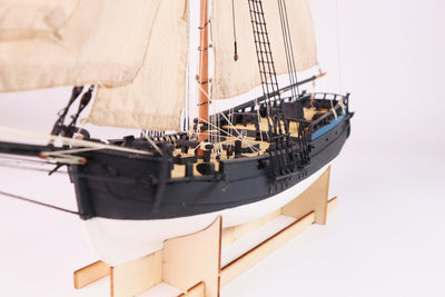 USS Providence 1775 - 1:72 With Sails