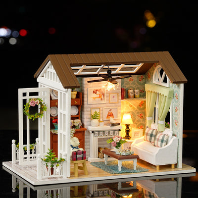 Holiday Memories Miniature House