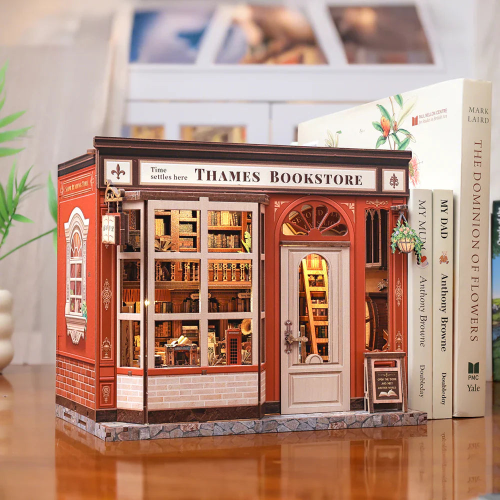 Thames Bookstore DIY Miniature House