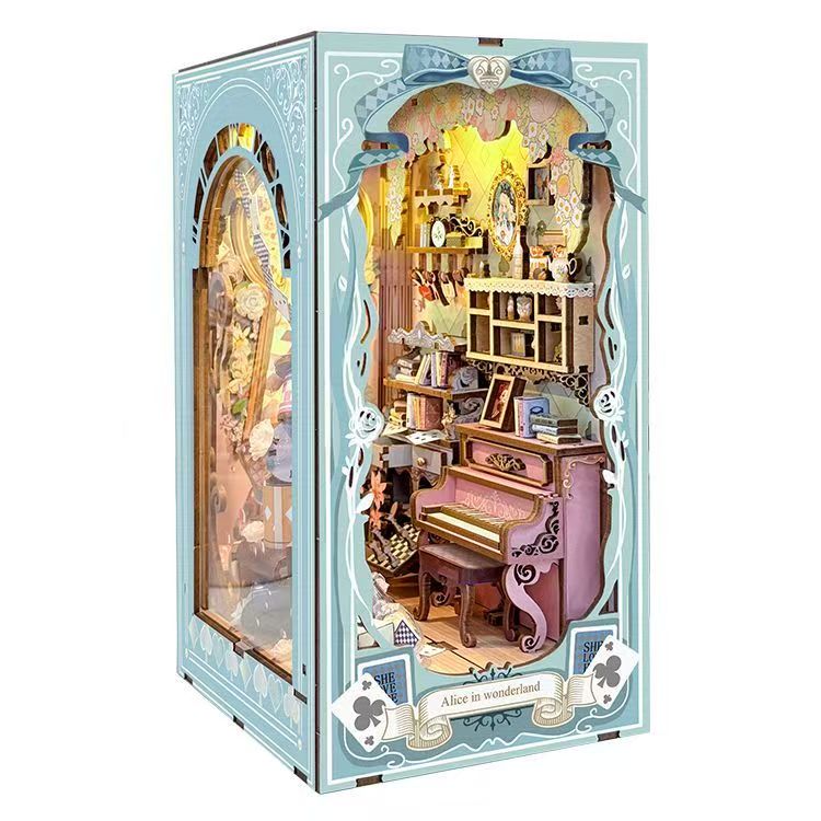 Alice’s Camellia Diary Boook Nook